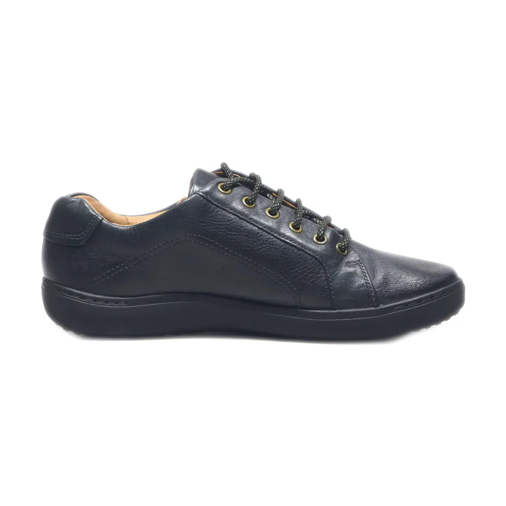 Clarks Low-Top Sneakers Leather Black Colour For Men