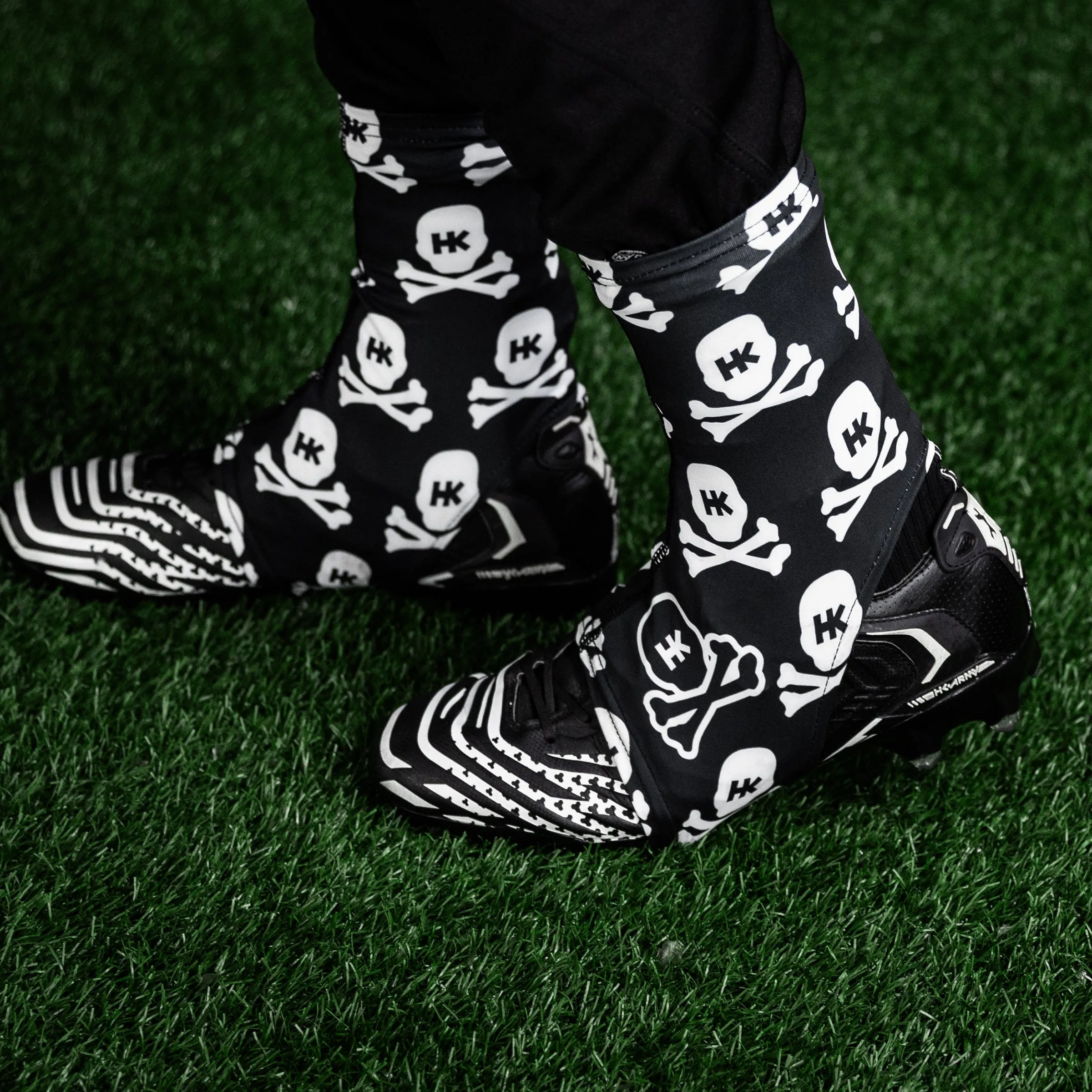 Cleat Cover - Short - Skulls Black