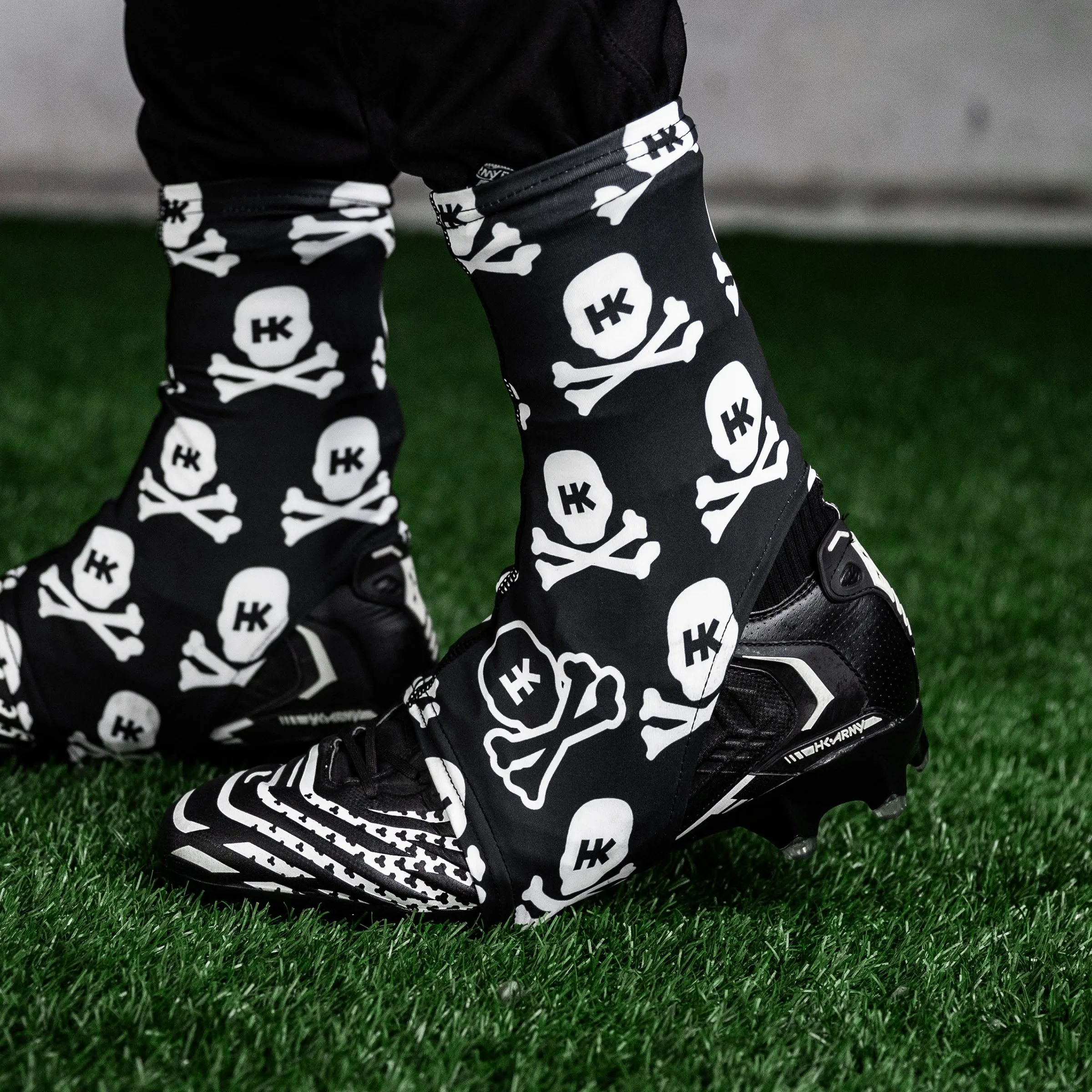 Cleat Cover - Short - Skulls Black