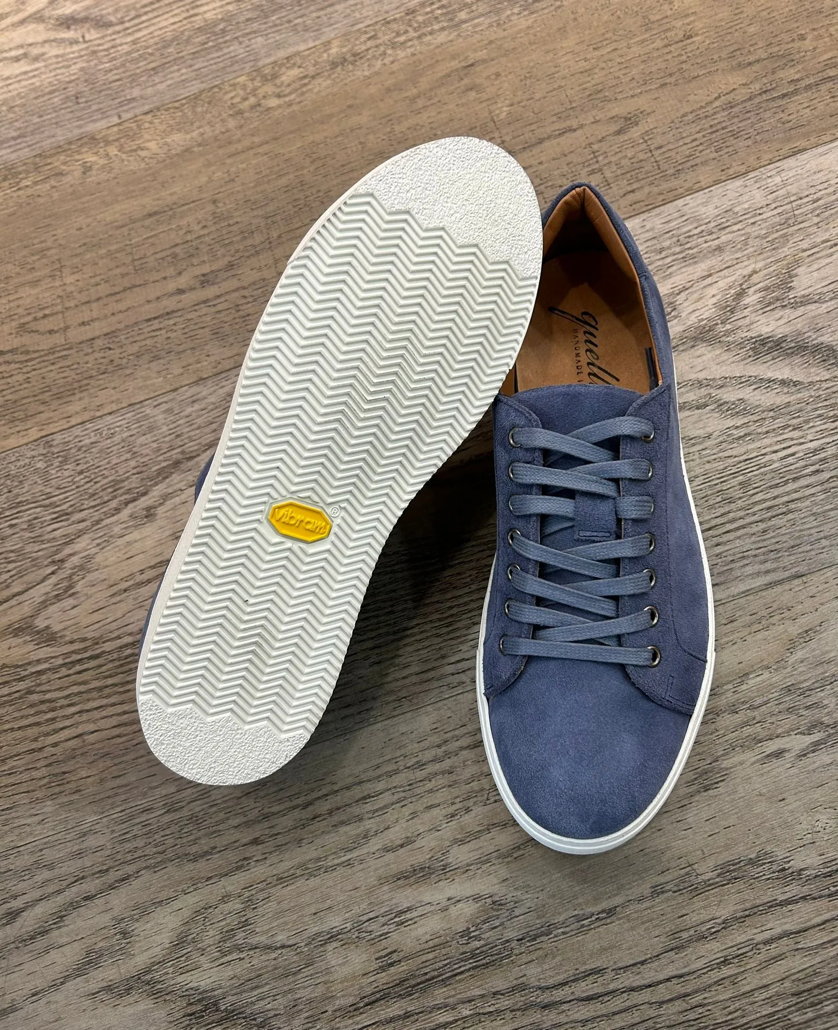 Sneakers Vibram in camoscio jeans