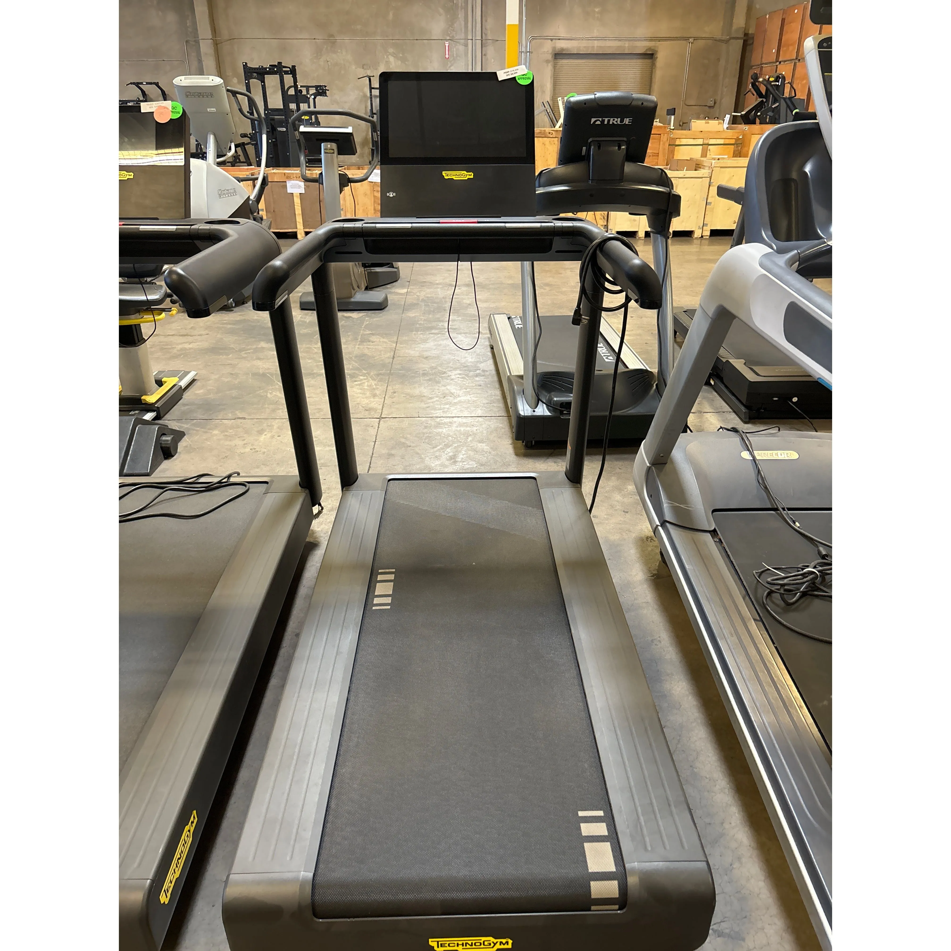 TechnoGym Run Live with a 19'' Screen - (2nd)