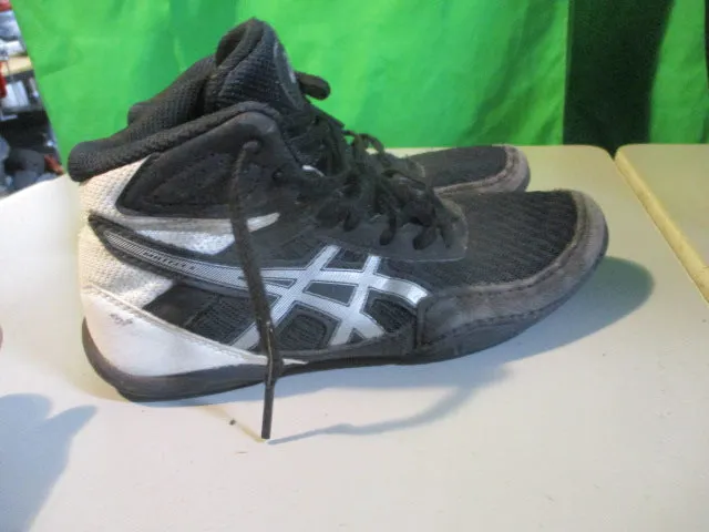 Used Asics Matflex Black Youth Size 3 Wrestling Shoes