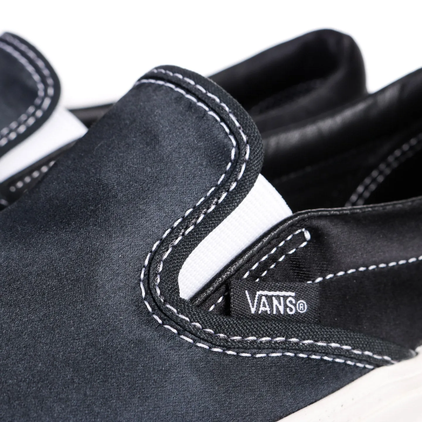 VANS PREMIUM CLASSICS SLIP-ON REISSUE 98 LX BLACK SATIN